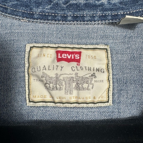 Levi's Light Blue Red Tab Denim Shirt - Picture 3 of 3